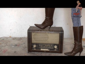 Old Historical Radio Crushed Under Without mercy Boots 10 Part 22