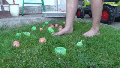 Sneakergirly Fussballgirl07 – Water Balloons